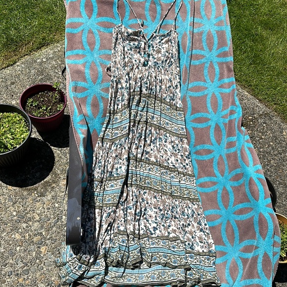 Angie Dress - Picture 5 of 5